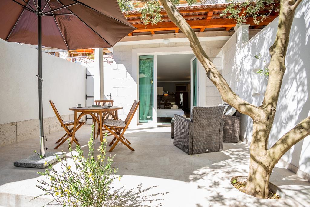 Zlatni Bol Apartments 外观 照片