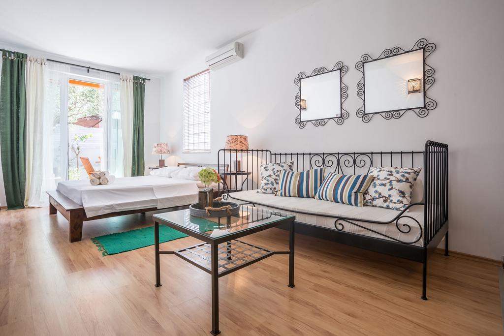Zlatni Bol Apartments 外观 照片