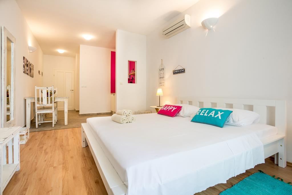 Zlatni Bol Apartments 客房 照片