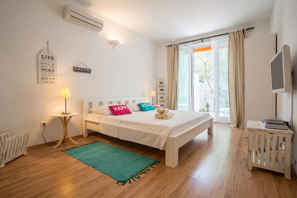 Zlatni Bol Apartments 客房 照片