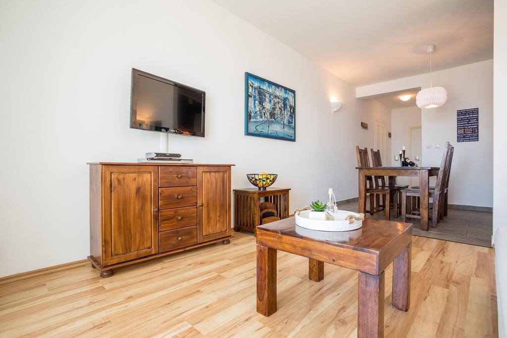 Zlatni Bol Apartments 客房 照片