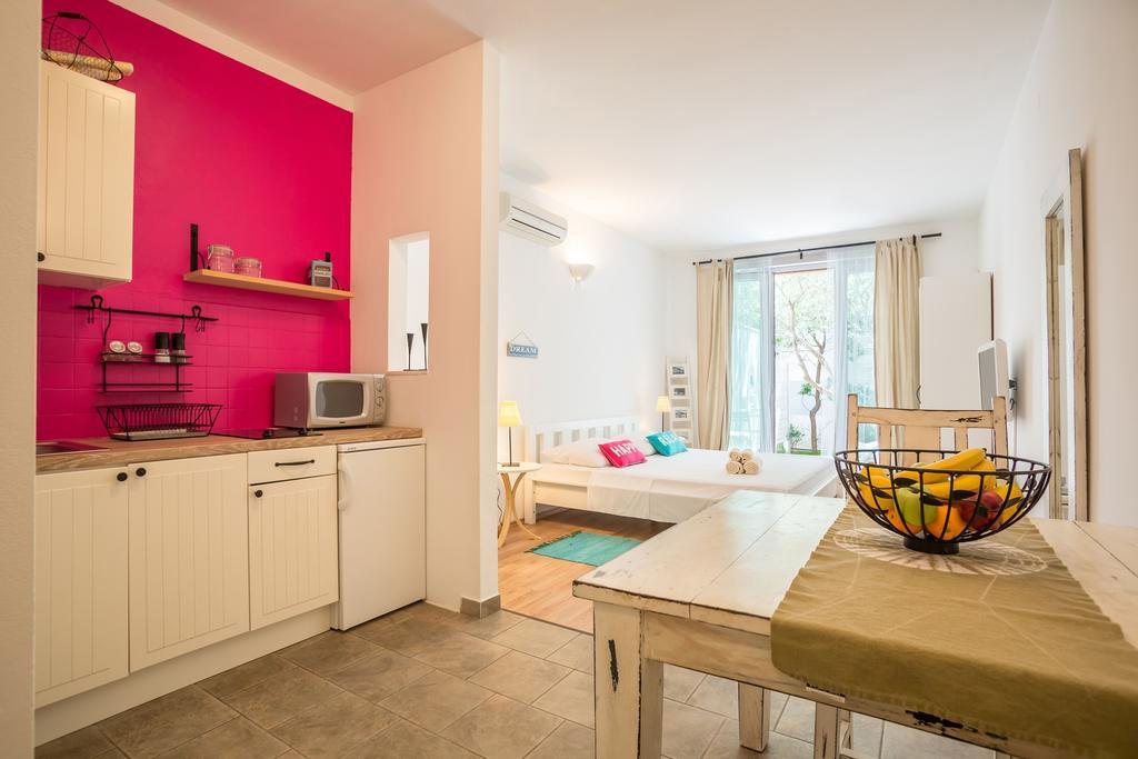 Zlatni Bol Apartments 客房 照片
