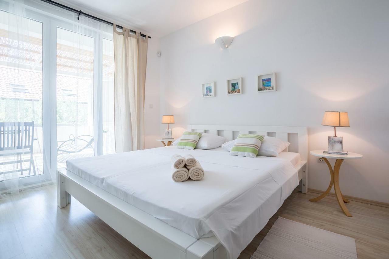 Zlatni Bol Apartments 外观 照片